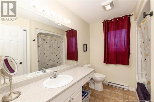 5 Acton Court, Moncton, NB - Indoor Photo Showing Bathroom