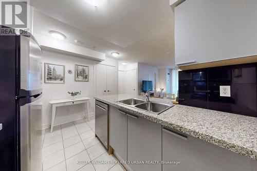 611 - 18 Harrison Garden Boulevard, Toronto, ON - Indoor Photo Showing Kitchen With Double Sink