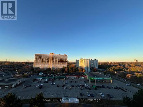 1006 - 1 Royal Orchard Boulevard, Markham, ON - Outdoor With View