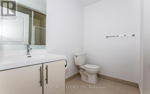 1606 - 65 Speers Road, Oakville, ON - Indoor Photo Showing Bathroom