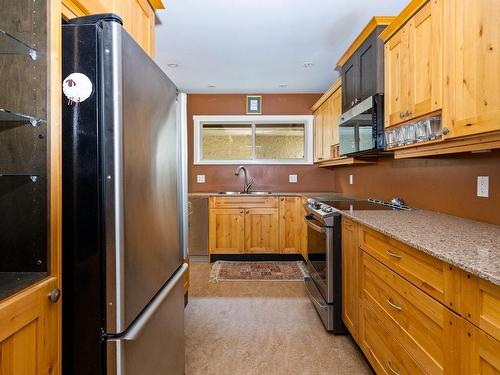 31-5951 Lakes Rd, Duncan, BC - Indoor Photo Showing Kitchen