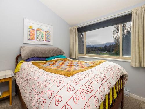 31-5951 Lakes Rd, Duncan, BC - Indoor Photo Showing Bedroom