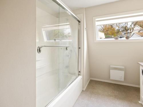 31-5951 Lakes Rd, Duncan, BC - Indoor Photo Showing Bathroom