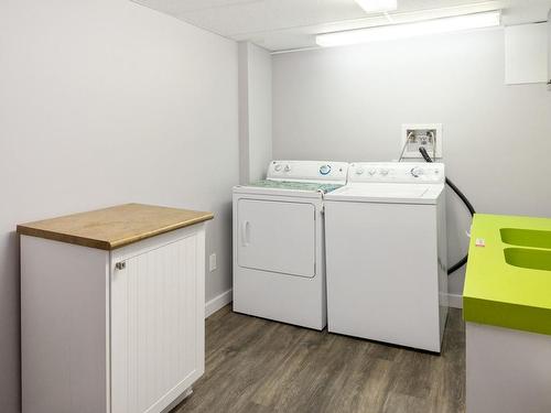 31-5951 Lakes Rd, Duncan, BC - Indoor Photo Showing Laundry Room