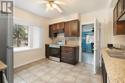 891 Louis, Windsor, ON - Indoor Photo Showing Kitchen