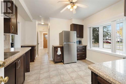 891 Louis, Windsor, ON - Indoor Photo Showing Kitchen