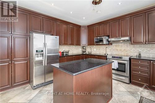 119 Whitestone Drive, Ottawa, ON - Indoor Photo Showing Kitchen With Stainless Steel Kitchen