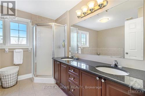 119 Whitestone Drive, Ottawa, ON - Indoor Photo Showing Bathroom