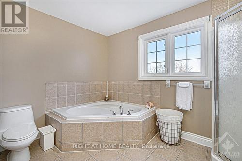 119 Whitestone Drive, Ottawa, ON - Indoor Photo Showing Bathroom