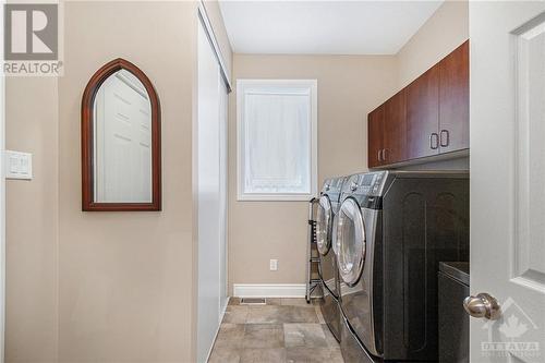 119 Whitestone Drive, Ottawa, ON - Indoor Photo Showing Laundry Room