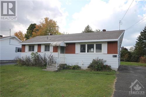 52 Lavinia Street, Smiths Falls, ON - Outdoor