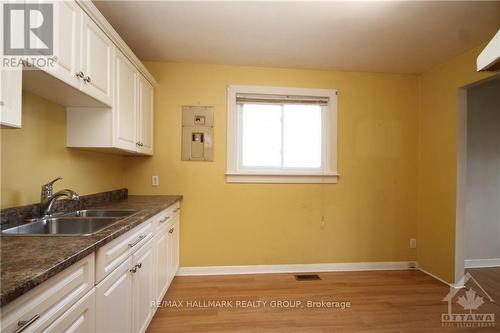 52 Lavinia Street, Lanark, ON - Indoor Photo Showing Kitchen With Double Sink