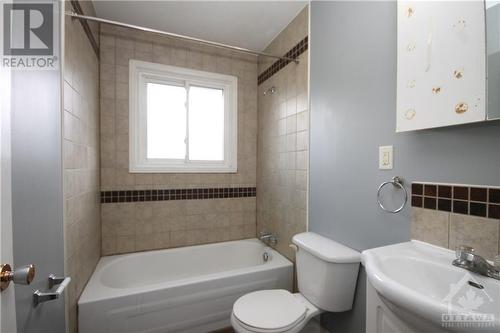 52 Lavinia Street, Smiths Falls, ON - Indoor Photo Showing Bathroom