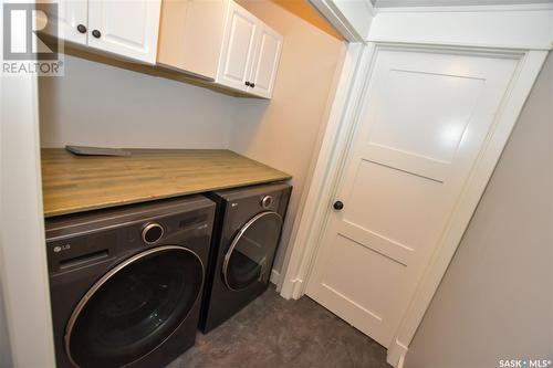 211 Victor Terrace, Dalmeny, SK - Indoor Photo Showing Laundry Room