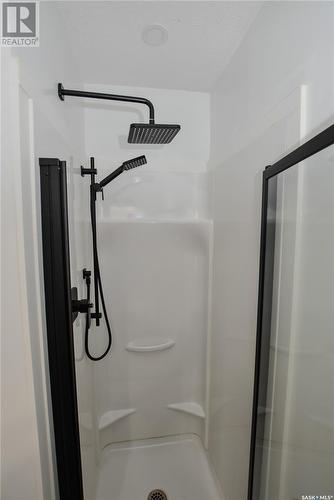 211 Victor Terrace, Dalmeny, SK - Indoor Photo Showing Bathroom