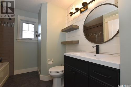 211 Victor Terrace, Dalmeny, SK - Indoor Photo Showing Bathroom