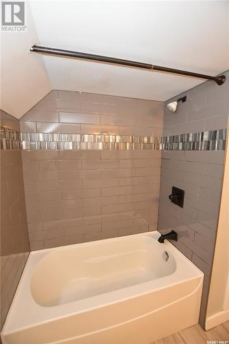 211 Victor Terrace, Dalmeny, SK - Indoor Photo Showing Bathroom