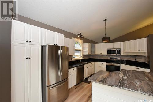 211 Victor Terrace, Dalmeny, SK - Indoor Photo Showing Kitchen With Stainless Steel Kitchen