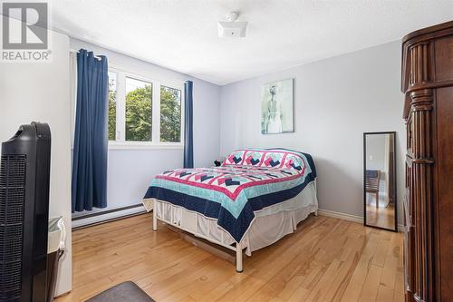 19 Cowan Avenue, St John'S, NL - Indoor Photo Showing Bedroom