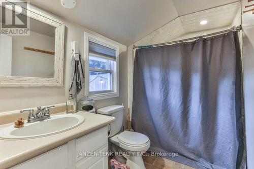 4pc bathroom - 8 George Street, Norfolk (Langton), ON - Indoor Photo Showing Bathroom