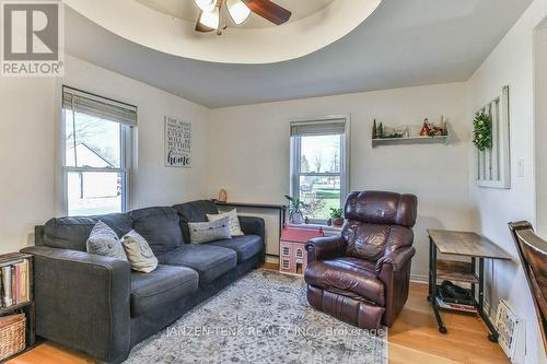 8 George Street, Norfolk (Langton), ON - Indoor Photo Showing Living Room