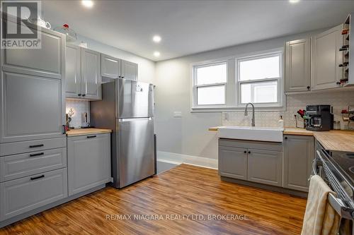 171 Elm Street, Port Colborne (878 - Sugarloaf), ON - Indoor Photo Showing Kitchen