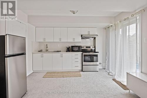 1558 Winville Road, Pickering, ON - Indoor Photo Showing Kitchen