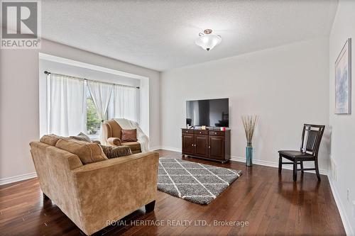 1558 Winville Road, Pickering, ON - Indoor Photo Showing Living Room