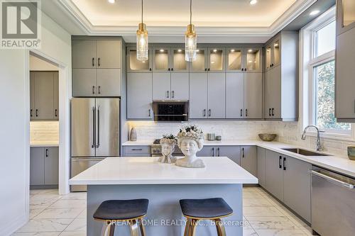 214 Yorkton Boulevard, Markham, ON - Indoor Photo Showing Kitchen With Upgraded Kitchen