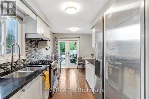 795 Rose Lane, Innisfil, ON - Indoor Photo Showing Kitchen With Double Sink With Upgraded Kitchen