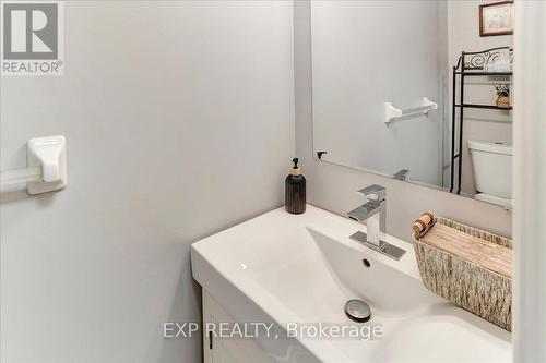 795 Rose Lane, Innisfil, ON - Indoor Photo Showing Bathroom