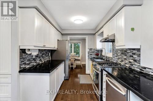 795 Rose Lane, Innisfil, ON - Indoor Photo Showing Kitchen With Upgraded Kitchen