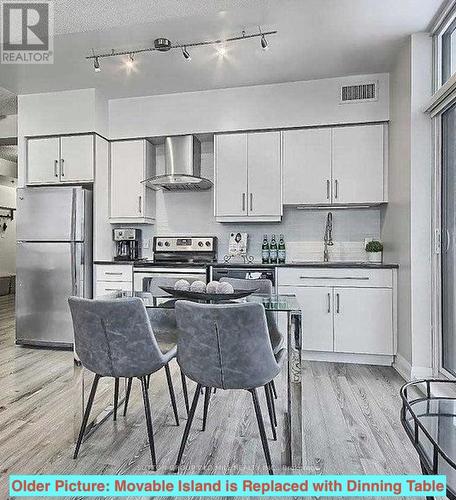 1008 - 75 North Park Road, Vaughan, ON - Indoor Photo Showing Kitchen