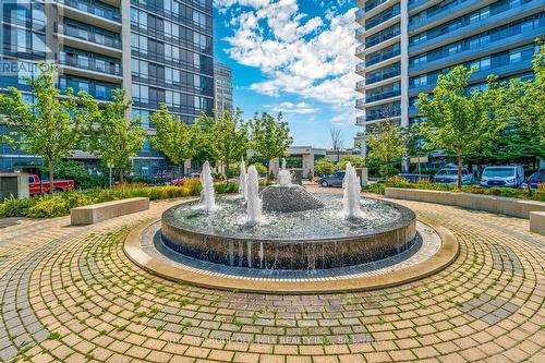 1008 - 75 North Park Road, Vaughan, ON - Outdoor