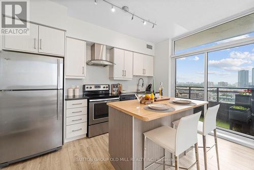 1008 - 75 North Park Road, Vaughan, ON - Indoor Photo Showing Kitchen