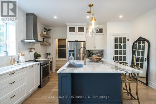 39 Henderson Street, Centre Wellington, ON - Indoor Photo Showing Kitchen With Upgraded Kitchen