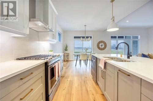 6755 Shaker Lane, Plympton-Wyoming, ON - Indoor Photo Showing Kitchen With Double Sink With Upgraded Kitchen