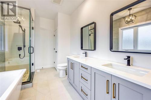 6755 Shaker Lane, Plympton-Wyoming, ON - Indoor Photo Showing Bathroom