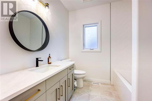 6755 Shaker Lane, Plympton-Wyoming, ON - Indoor Photo Showing Bathroom