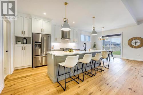 6755 Shaker Lane, Plympton-Wyoming, ON - Indoor Photo Showing Kitchen With Upgraded Kitchen