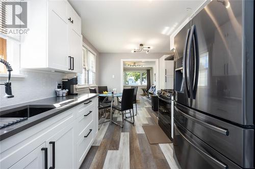 384 Bentinck Street, St Clair, ON - Indoor Photo Showing Kitchen With Upgraded Kitchen