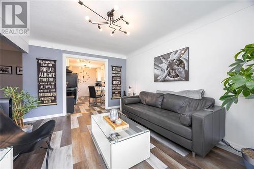 384 Bentinck Street, St Clair, ON - Indoor Photo Showing Living Room