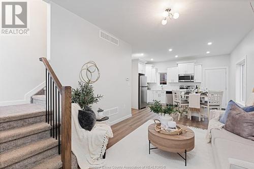 872 Arthur, Windsor, ON - Indoor Photo Showing Living Room