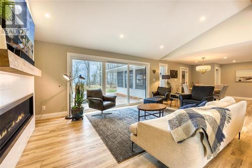 5168 Lakeshore Road, Plympton-Wyoming, ON - Indoor Photo Showing Living Room With Fireplace