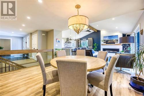 5168 Lakeshore Road, Plympton-Wyoming, ON - Indoor Photo Showing Dining Room