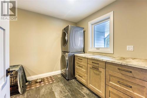 5168 Lakeshore Road, Plympton-Wyoming, ON - Indoor Photo Showing Laundry Room