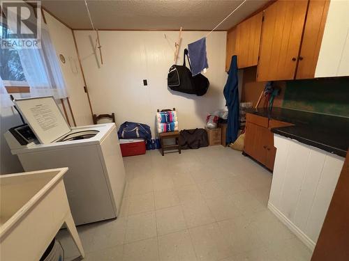 1073 Thompson Street, Sarnia, ON - Indoor Photo Showing Laundry Room