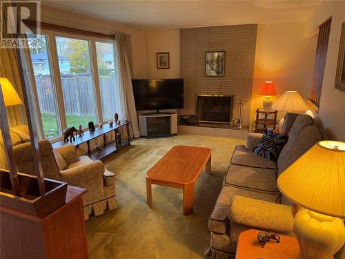 1073 Thompson Street, Sarnia, ON - Indoor Photo Showing Living Room With Fireplace