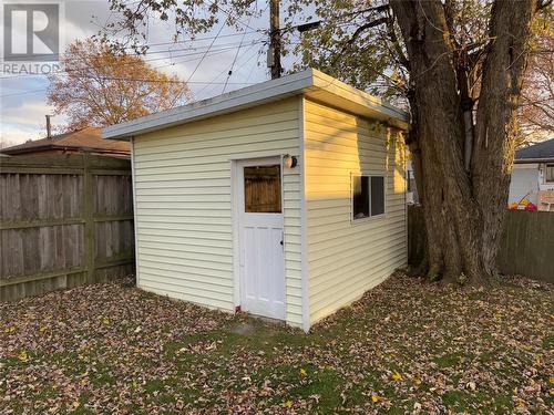 1073 Thompson Street, Sarnia, ON - Outdoor