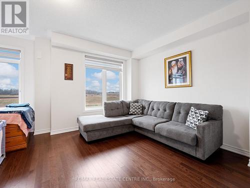 12230 Mclaughlin Road, Caledon, ON - Indoor Photo Showing Living Room